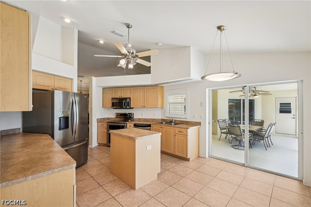 3 Bed Pool Home for Sale in Lehigh Acres, photo 15