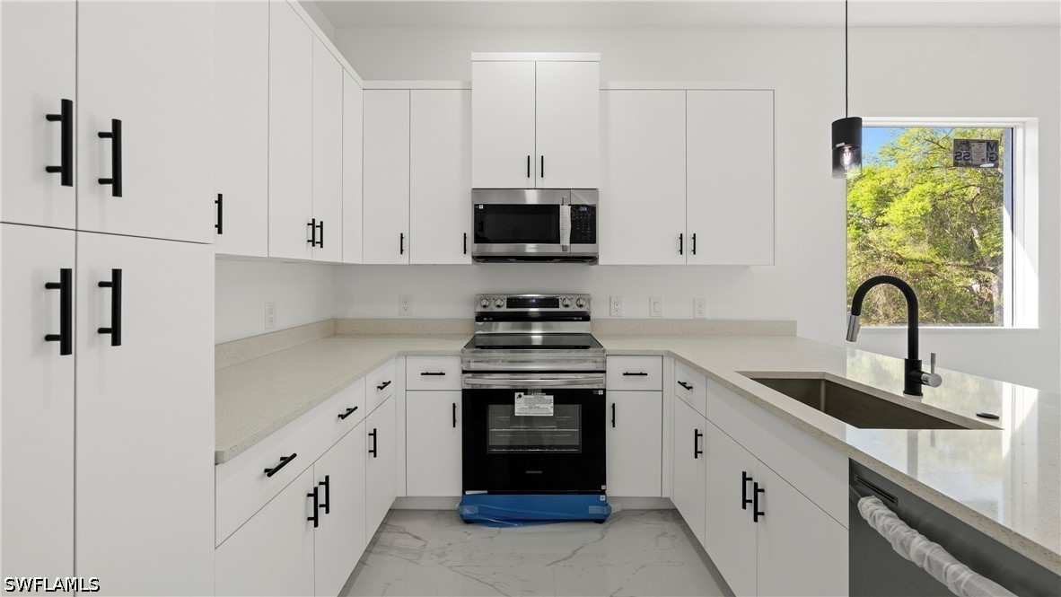 3 Bed SingleFamilyResidence for Sale in Lehigh Acres, photo 15