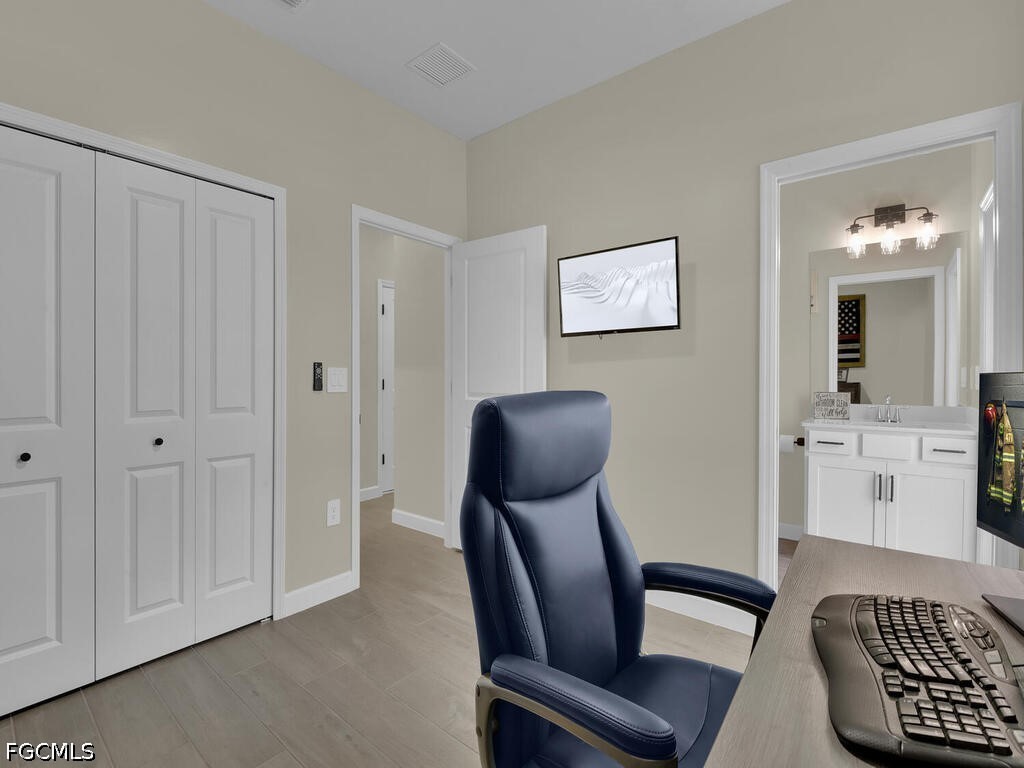 5 Bed SingleFamilyResidence for Sale in Timber Creek, photo 15