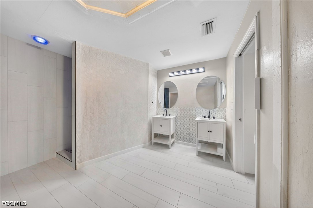 3 Bed SingleFamilyResidence for Sale in Cape Coral, photo 15