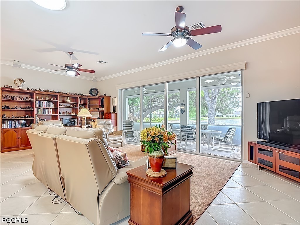 2 Bed Waterfront Home for Sale in Palm Island, photo 15