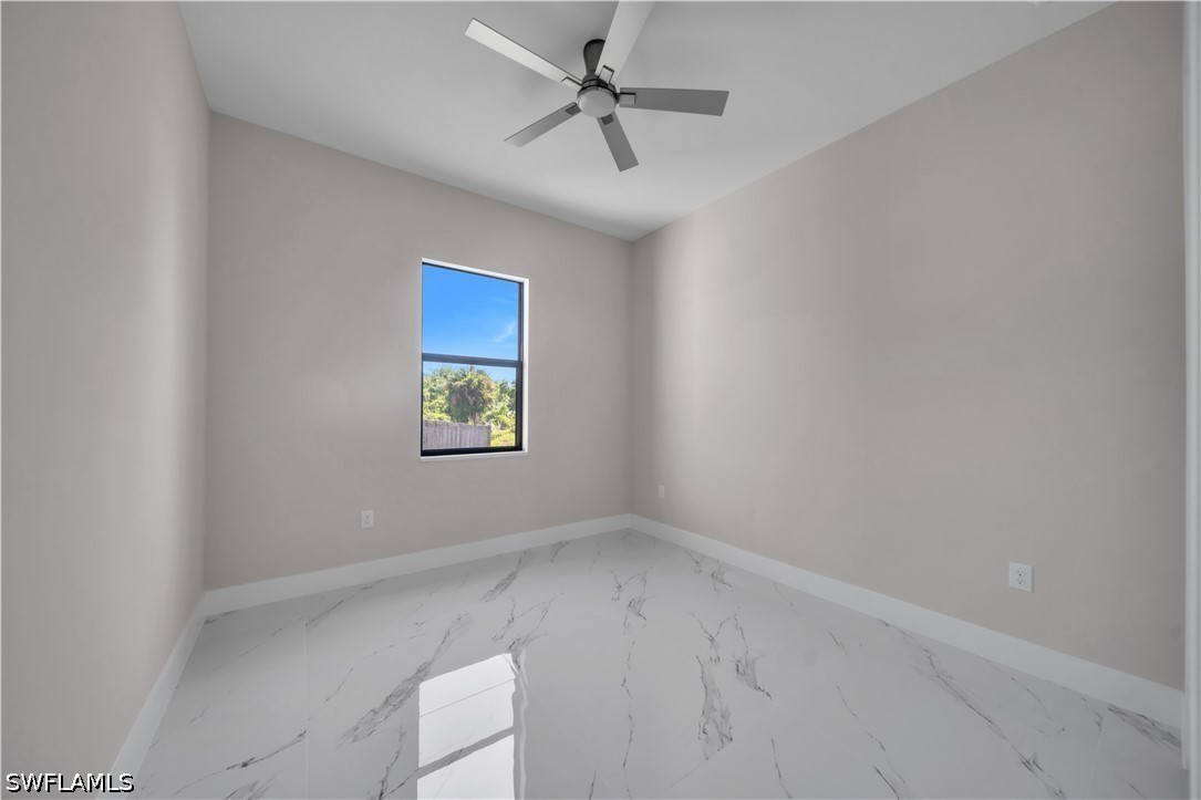 3 Bed SingleFamilyResidence for Sale in Lehigh Acres, photo 15