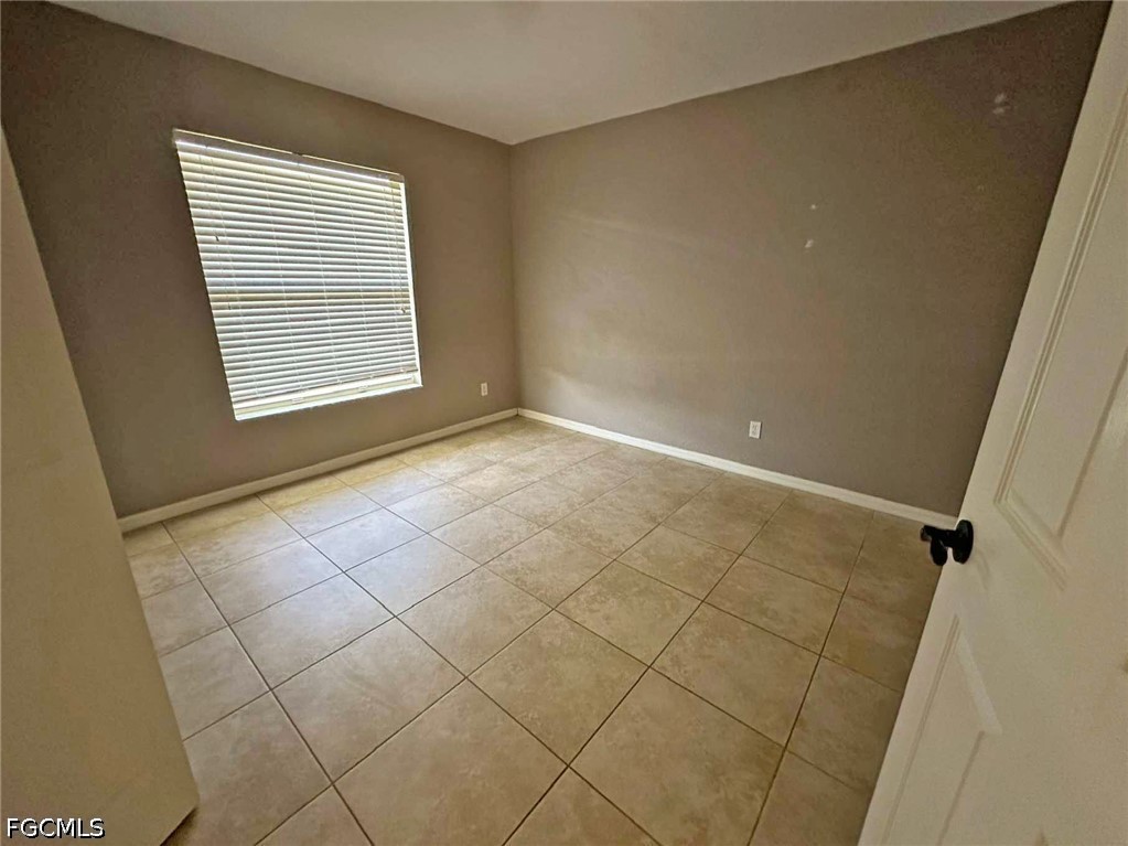 3 Bed SingleFamilyResidence for Sale in Cape Coral, photo 15