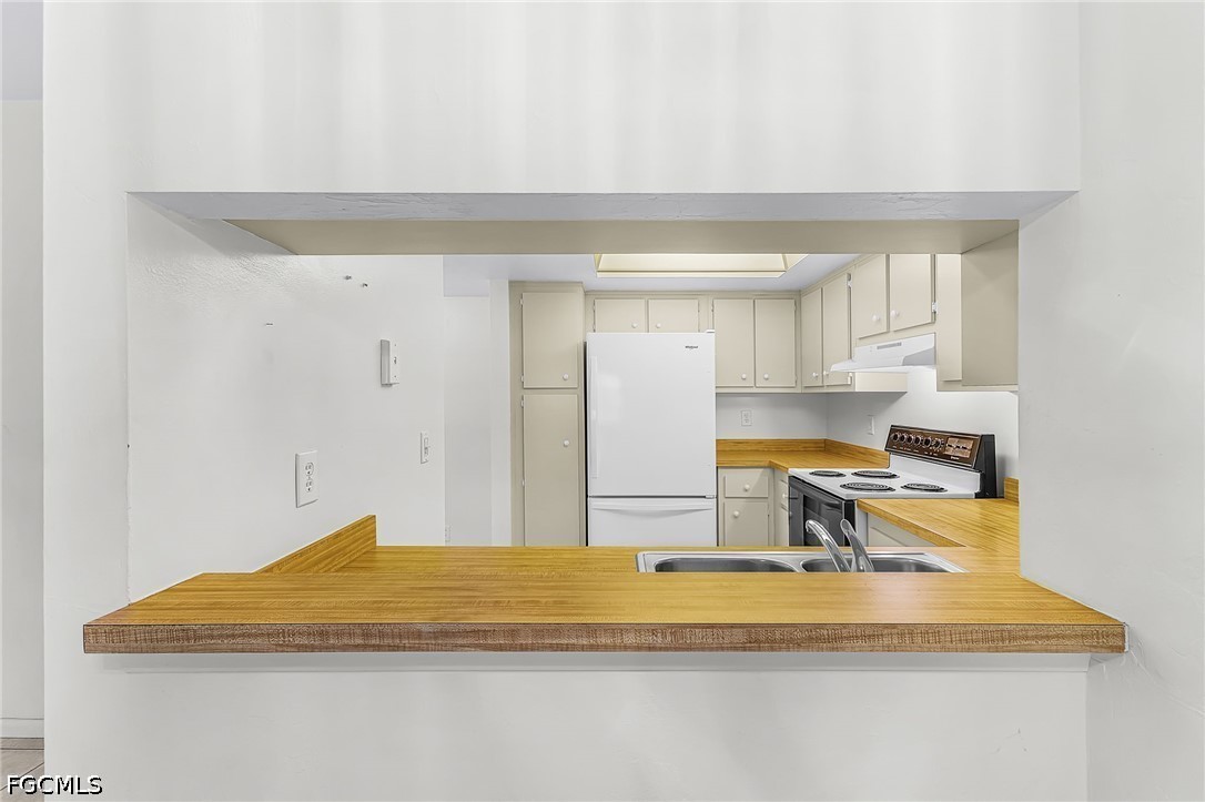 2 Bed Condominium for Sale in Naples, photo 15