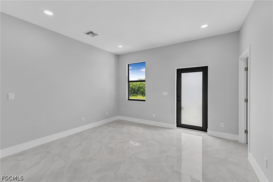 3 Bed SingleFamilyResidence for Sale in Lehigh Acres, photo 15
