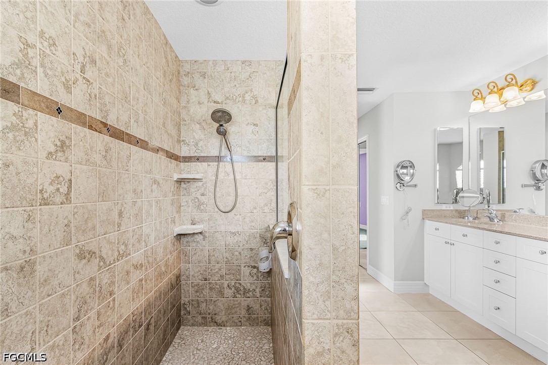 3 Bed Pool Home for Sale in Cape Coral, photo 15