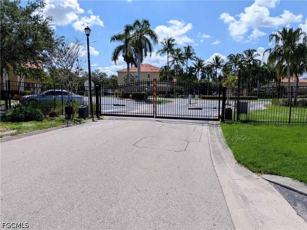 1 Bed Condominium for Sale in College Pointe, photo 15