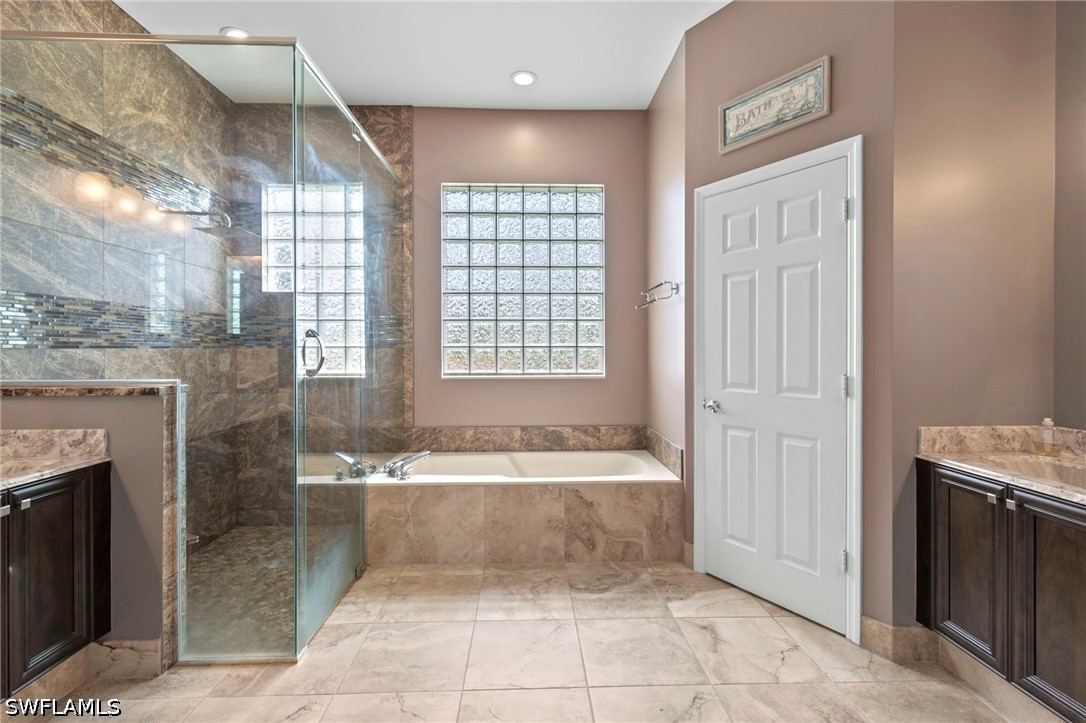 3 Bed Pool Home for Sale in Naples, photo 15