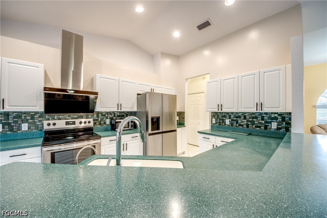 3 Bed Pool Home for Sale in Cape Coral, photo 15