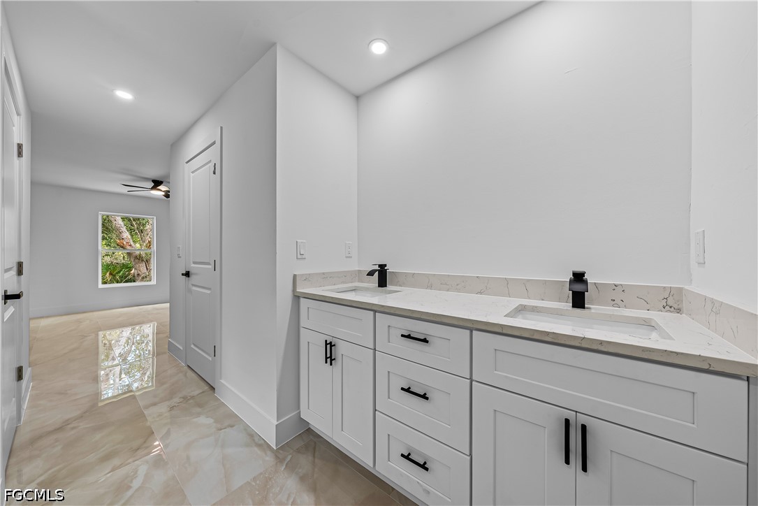 4 Bed SingleFamilyResidence for Sale in Lehigh Acres, photo 15