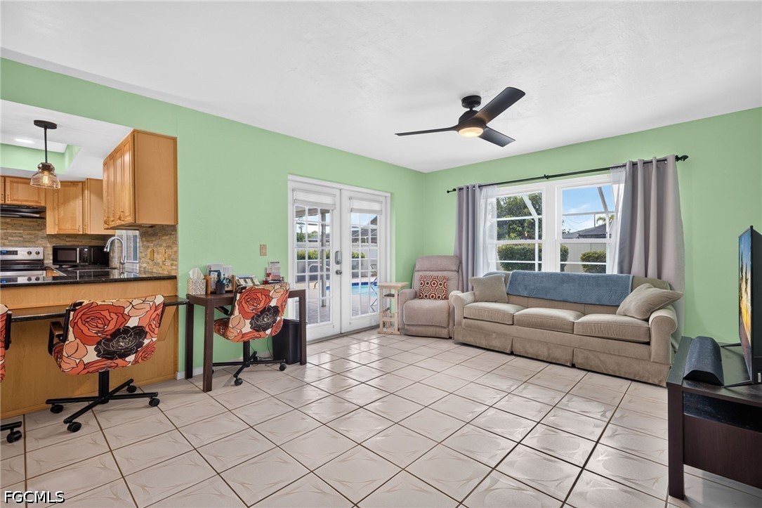 3 Bed Pool Home for Sale in Cape Coral, photo 15