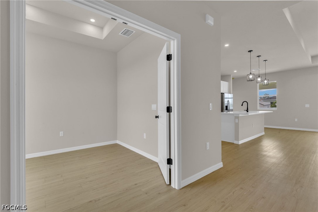 4 Bed SingleFamilyResidence for Sale in Cape Coral, photo 15