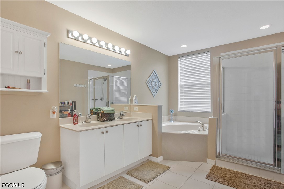 3 Bed Condominium for Sale in Liron Place, photo 15