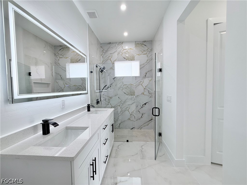 3 Bed SingleFamilyResidence for Sale in Lehigh Acres, photo 15
