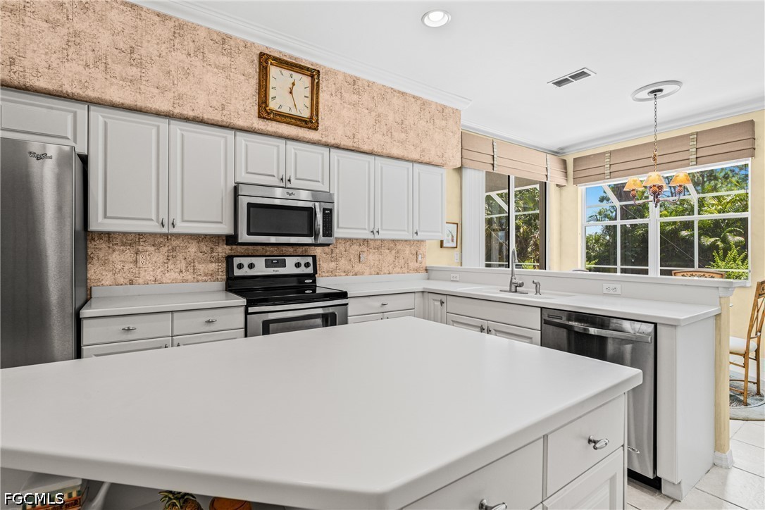 3 Bed Pool Home for Sale in Westminster, photo 15
