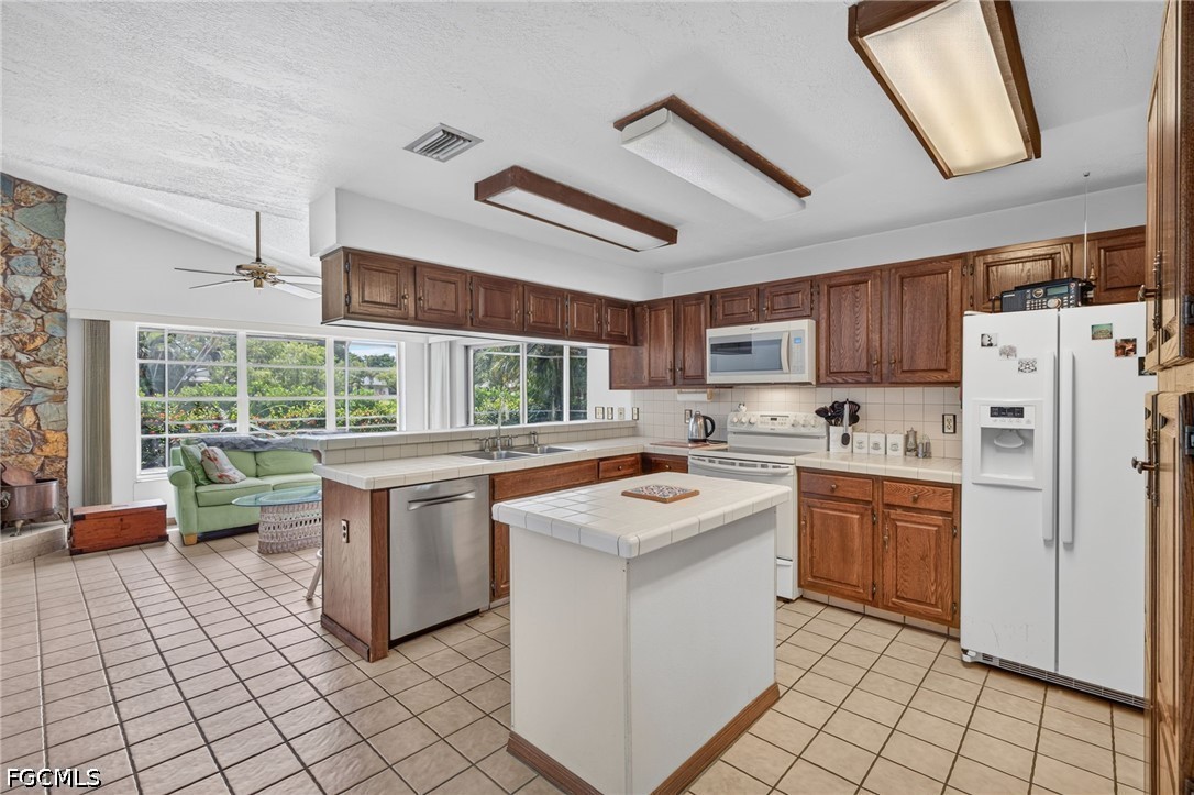 3 Bed Pool Home for Sale in Fort Myers, photo 15