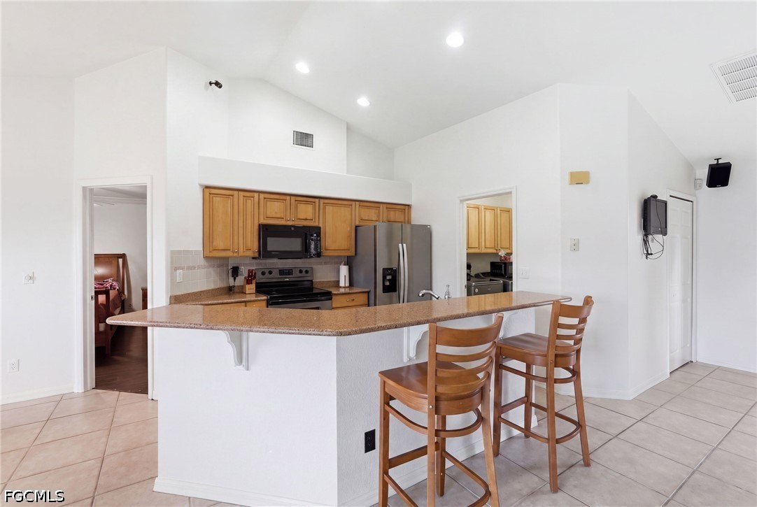 3 Bed Pool Home for Sale in Cape Coral, photo 15