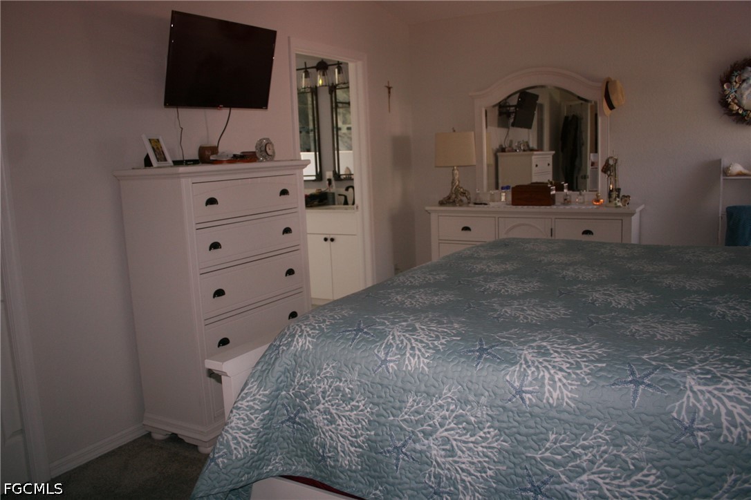 2 Bed SingleFamilyResidence for Sale in North Fort Myers, photo 15