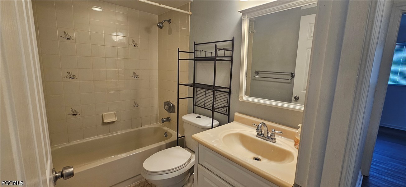 2 Bed Condominium for Sale in Cape Coral, photo 15