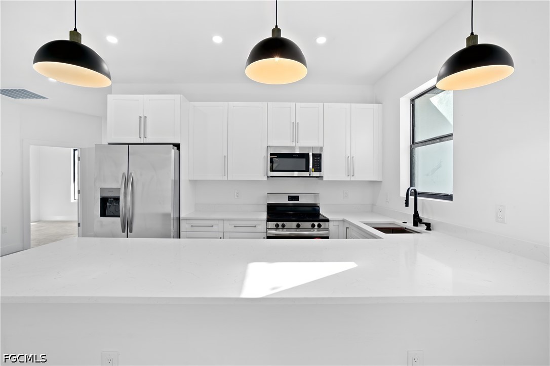 3 Bed SingleFamilyResidence for Sale in Lehigh Acres, photo 15