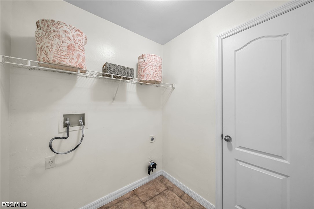 3 Bed SingleFamilyResidence for Sale in Cape Coral, photo 15