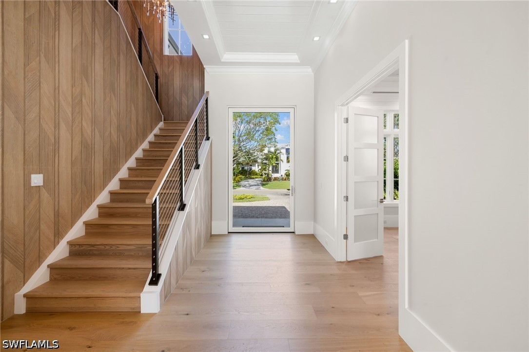 5 Bed Pool Home for Sale in Moorings, photo 15