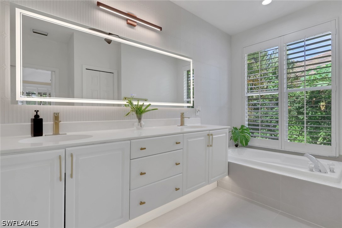 3 Bed Pool Home for Sale in Longshore Lake, photo 15
