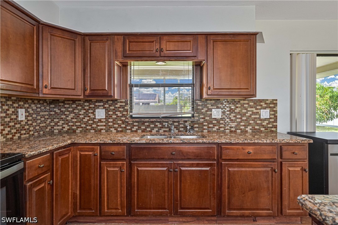 3 Bed SingleFamilyResidence for Sale in Cape Coral, photo 15