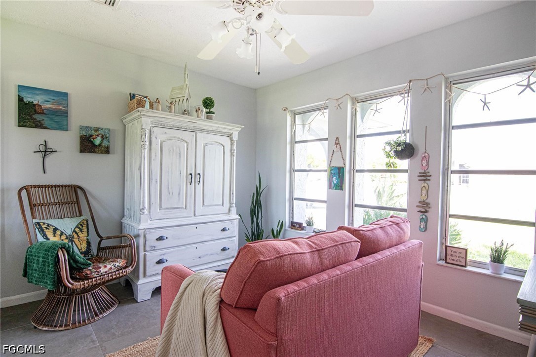 3 Bed SingleFamilyResidence for Sale in Cape Coral, photo 15