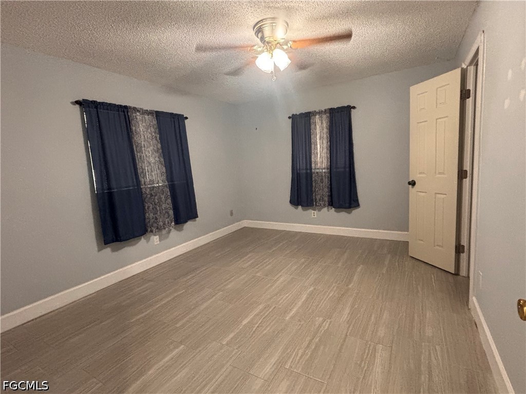 3 Bed SingleFamilyResidence for Sale in Lehigh Acres, photo 15