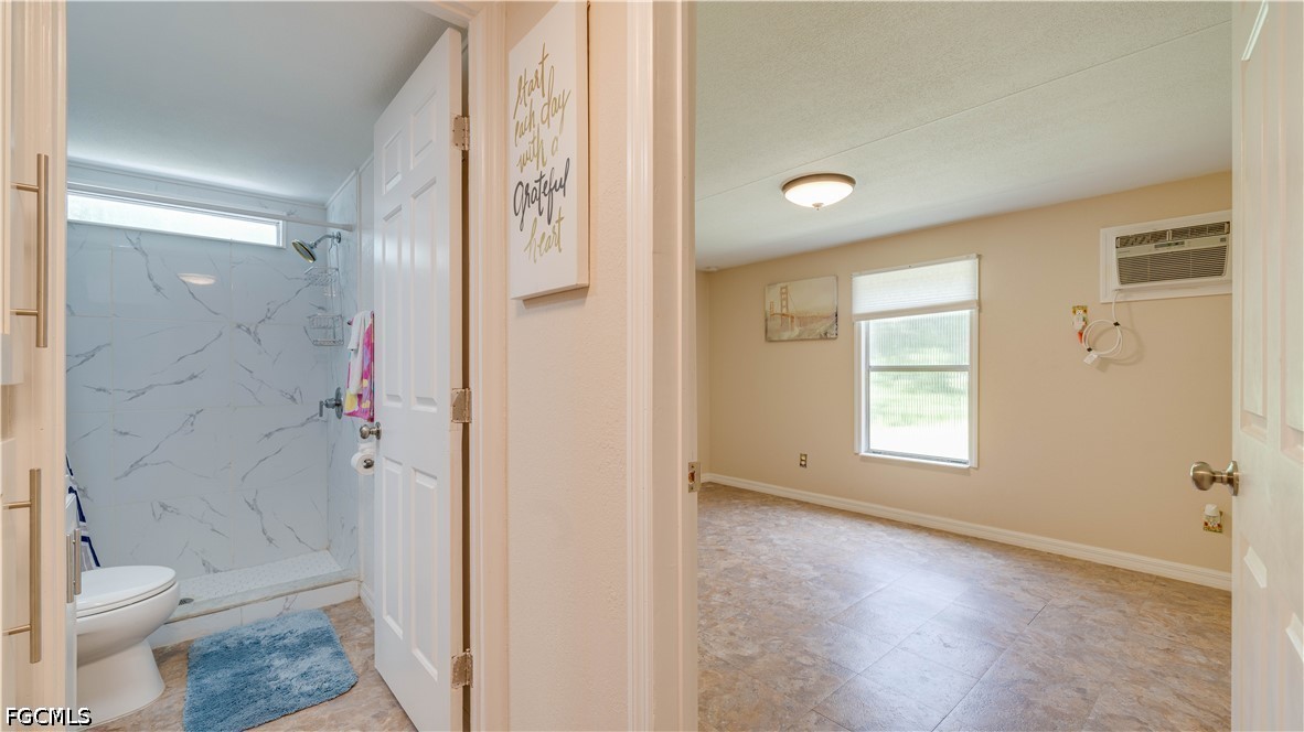 2 Bed ManufacturedHome for Sale in North Fort Myers, photo 15