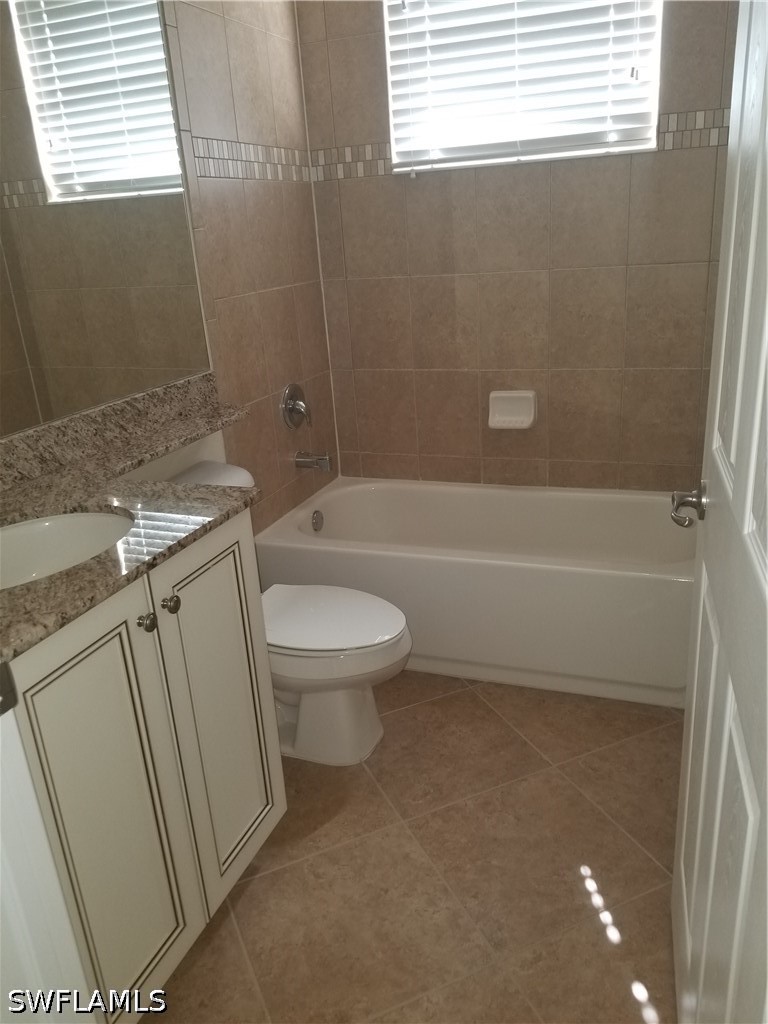4 Bed Waterfront Home for Sale in Fort Myers, photo 15