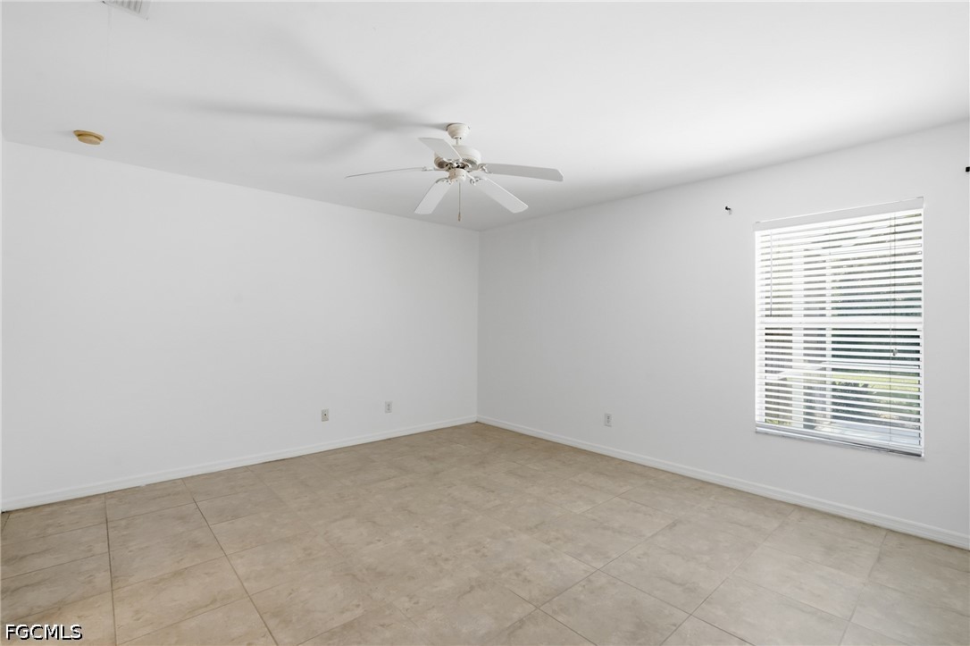 3 Bed SingleFamilyResidence for Sale in Cape Coral, photo 15