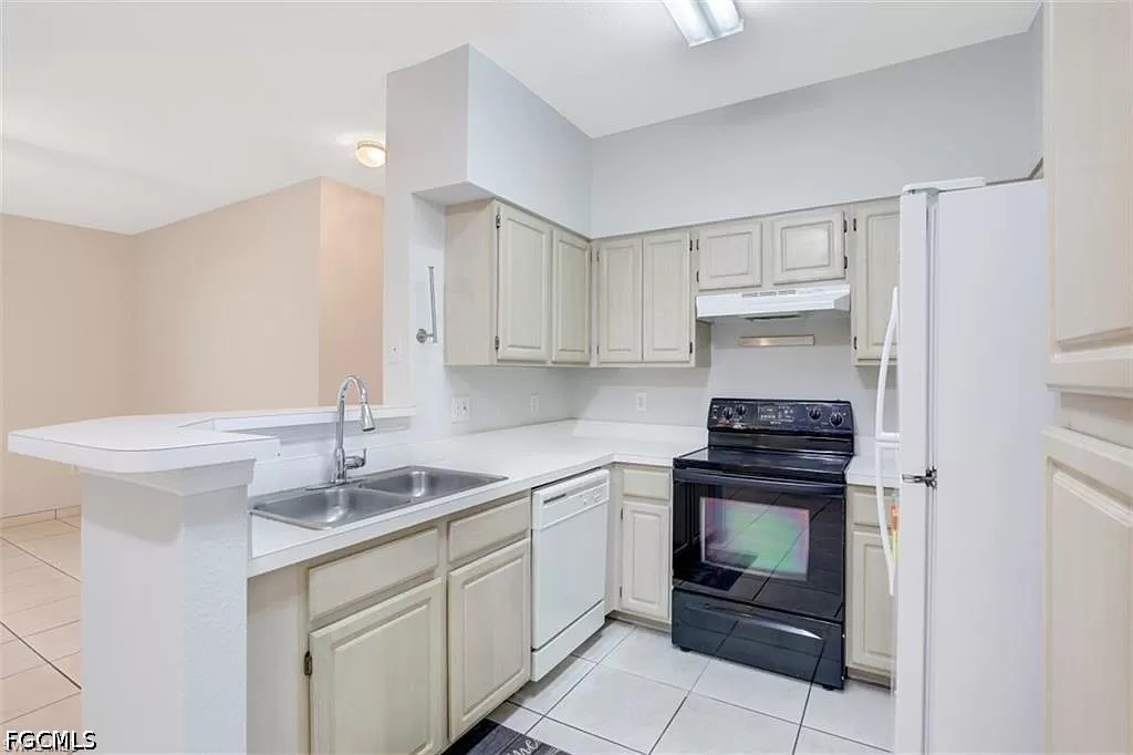 2 Bed Condominium for Sale in Estero, photo 15