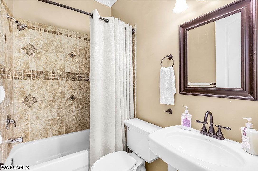 4 Bed SingleFamilyResidence for Sale in Coral Lakes, photo 15