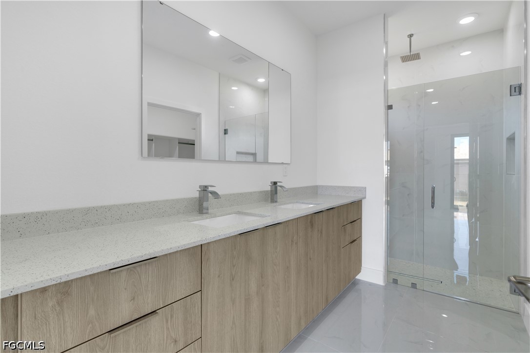 4 Bed SingleFamilyResidence for Sale in Lehigh Acres, photo 15