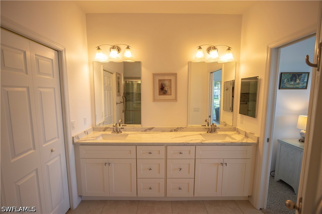 2 Bed Waterfront Home for Sale in Fort Myers, photo 15