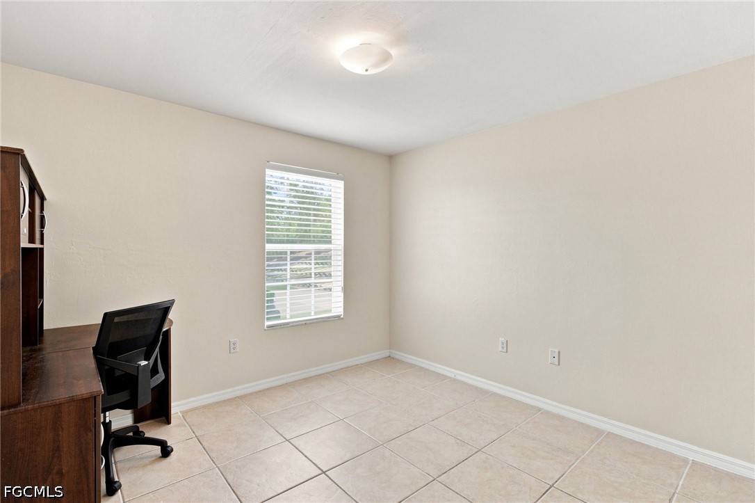 2 Bed Waterfront Home for Sale in Fort Myers, photo 15