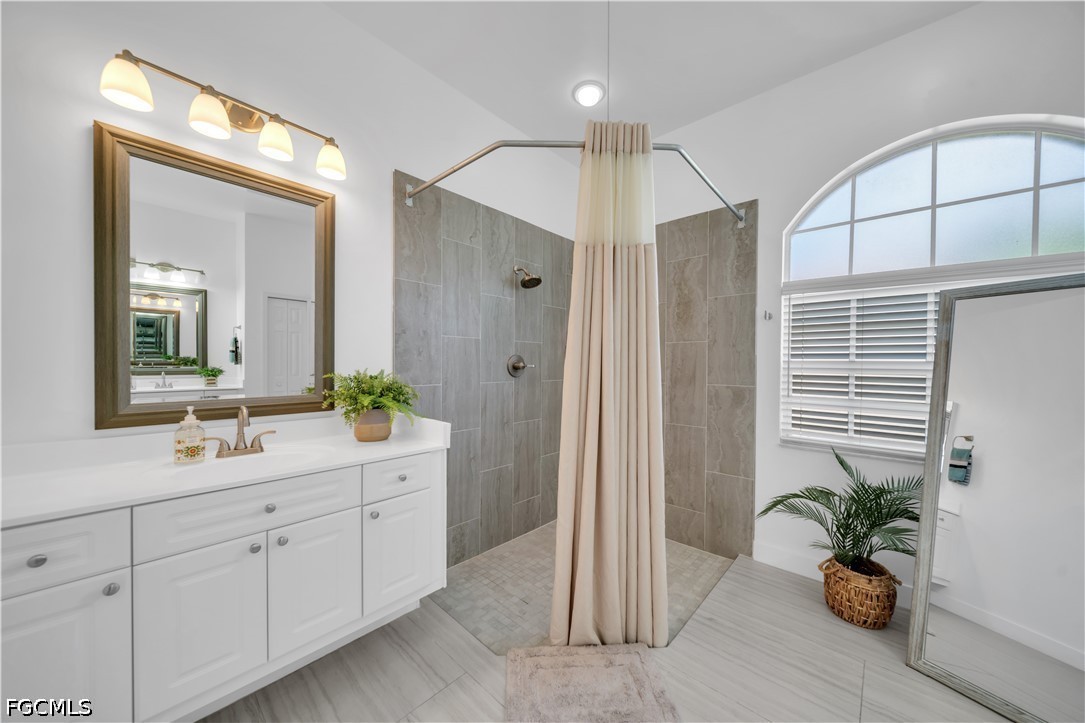4 Bed SingleFamilyResidence for Sale in Gateway, photo 15