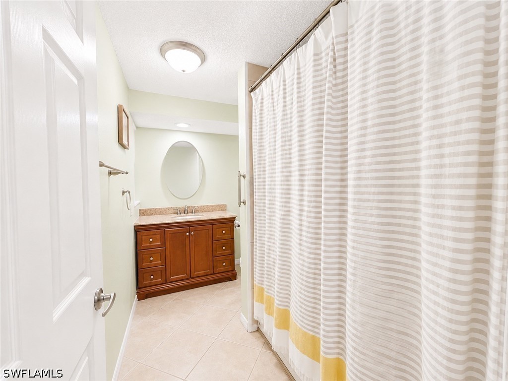3 Bed SingleFamilyResidence for Sale in Naples, photo 15