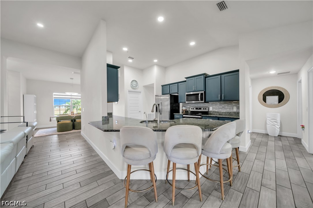 4 Bed SingleFamilyResidence for Sale in Cape Coral, photo 15