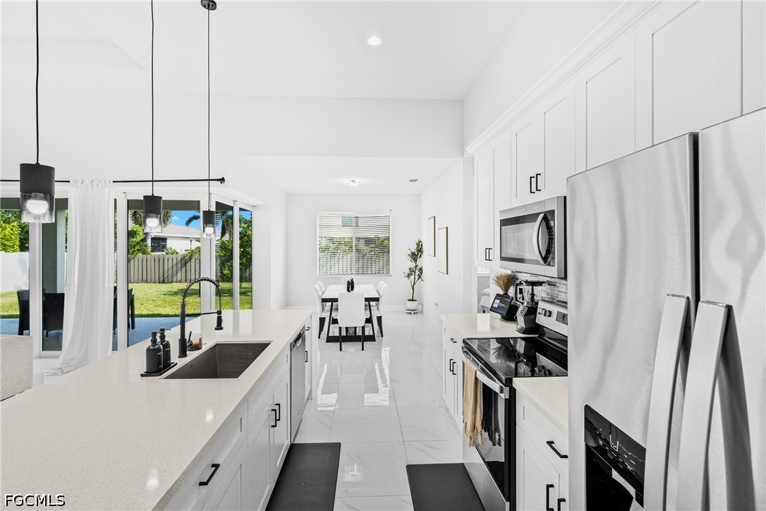 3 Bed SingleFamilyResidence for Sale in Cape Coral, photo 15