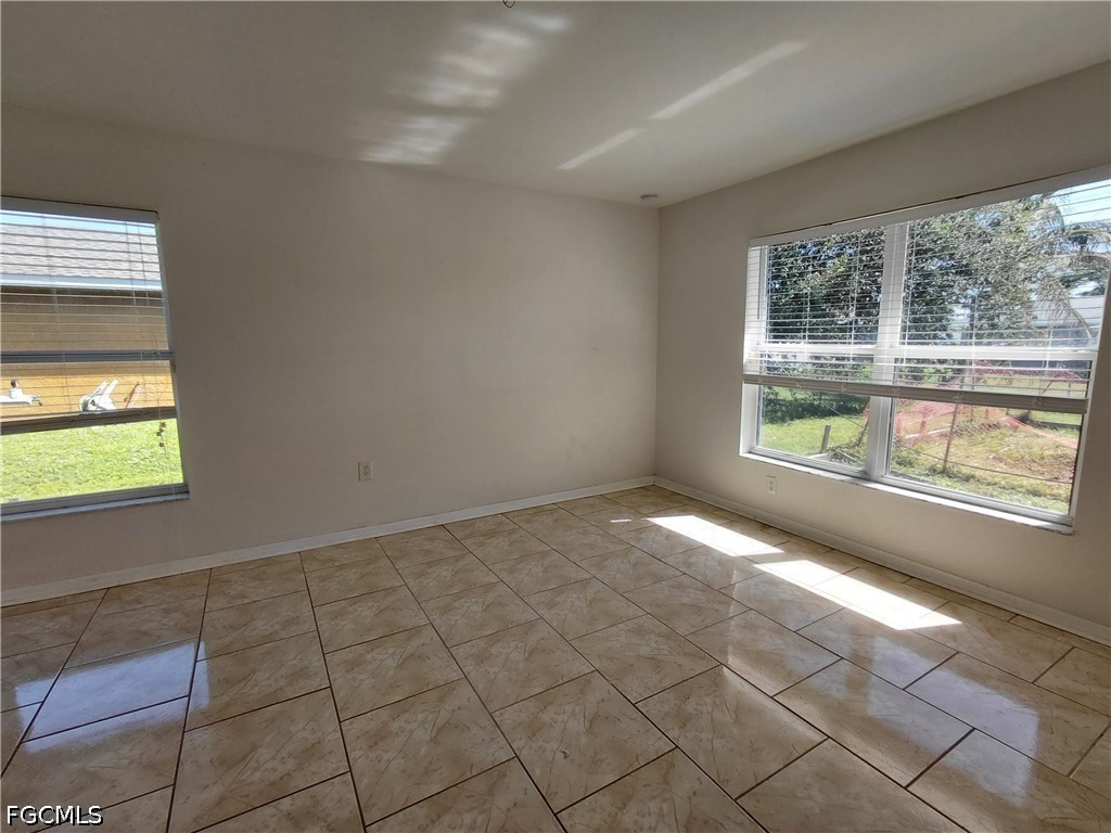 3 Bed Pool Home for Sale in Cape Coral, photo 15