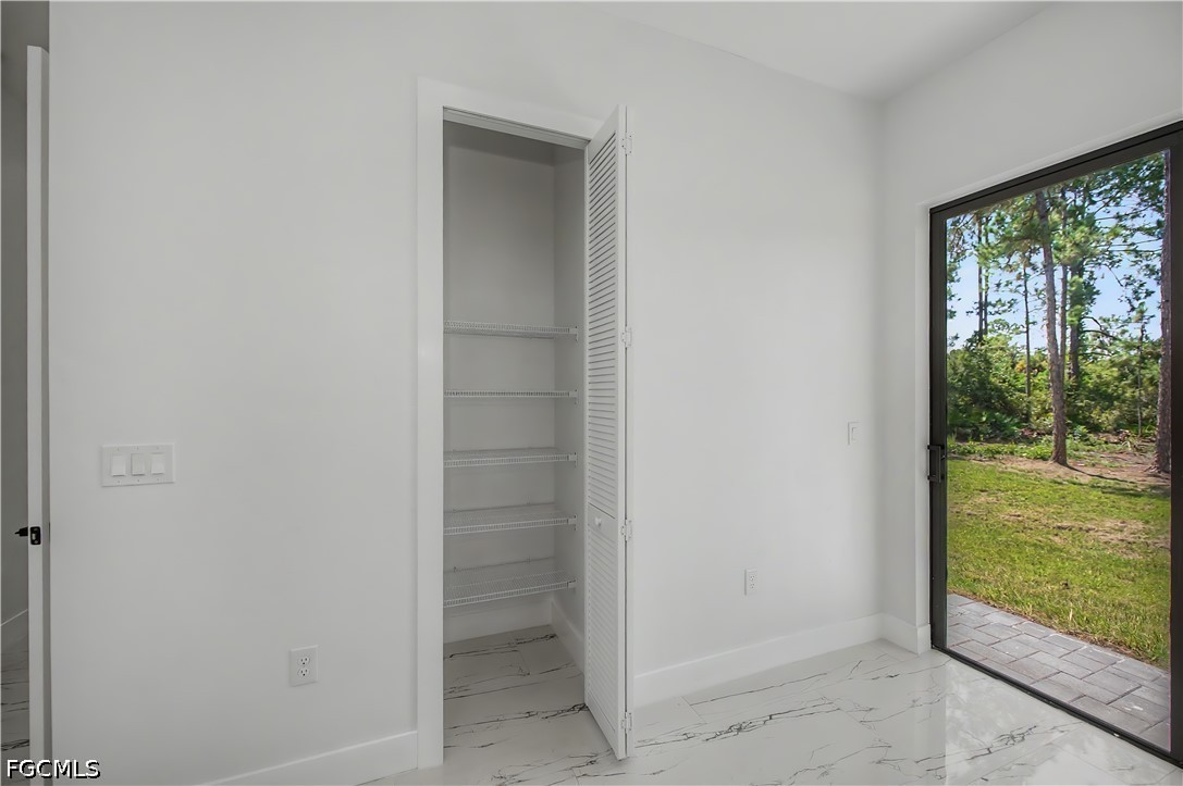 3 Bed SingleFamilyResidence for Sale in Lehigh Acres, photo 15