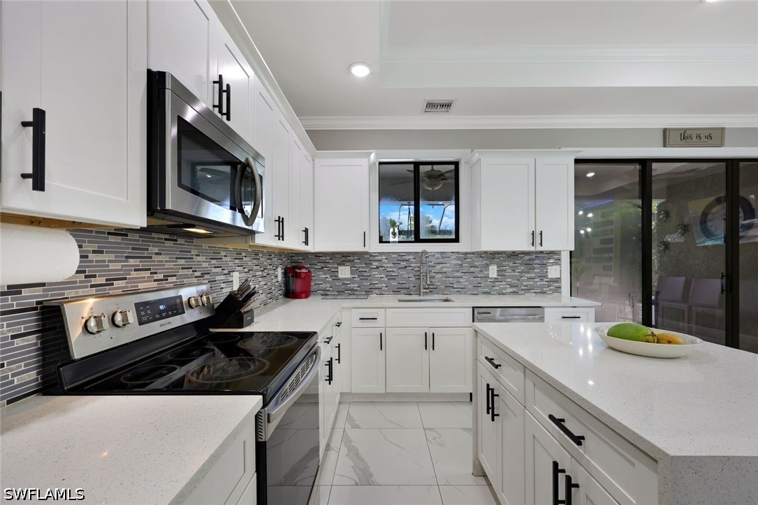 3 Bed Pool Home for Sale in Naples, photo 15