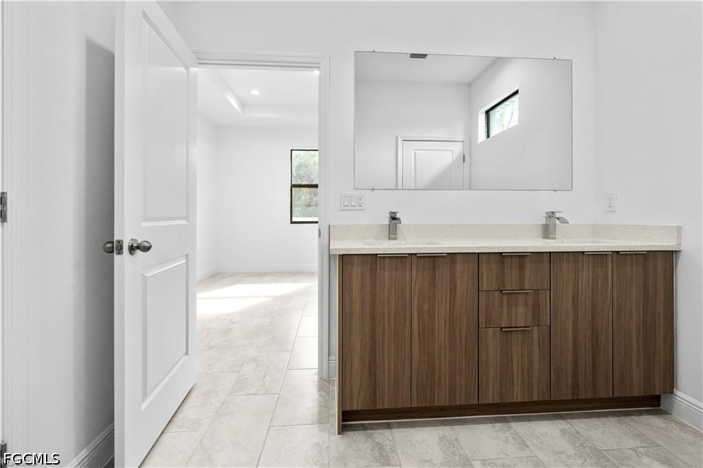 3 Bed SingleFamilyResidence for Sale in Port Labelle, photo 15
