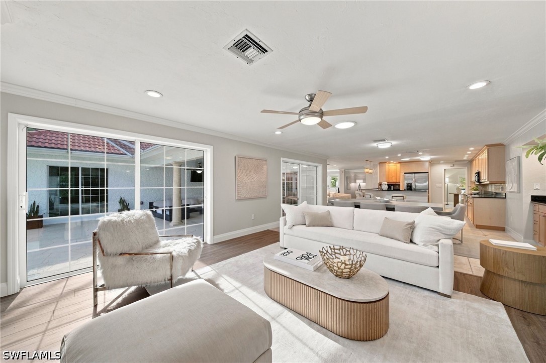 4 Bed Pool Home for Sale in Park Shore, photo 15