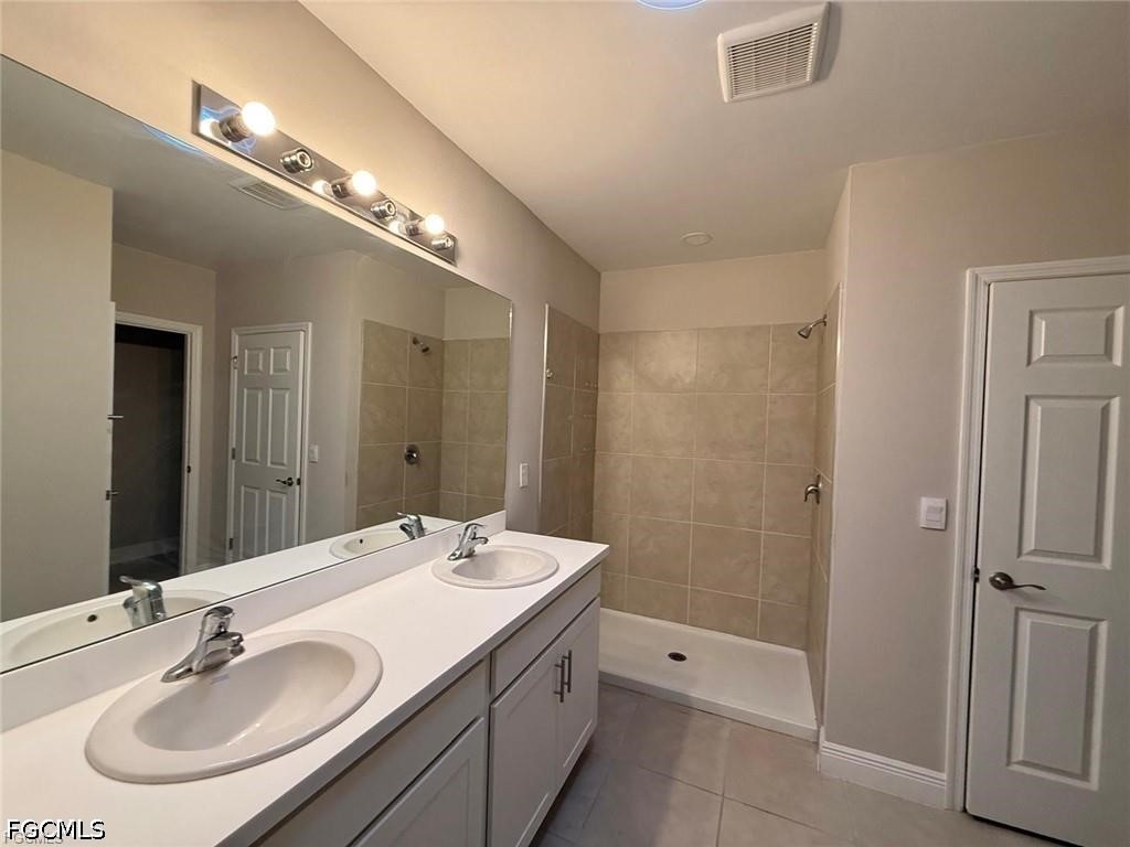 4 Bed SingleFamilyResidence for Sale in Cape Coral, photo 15
