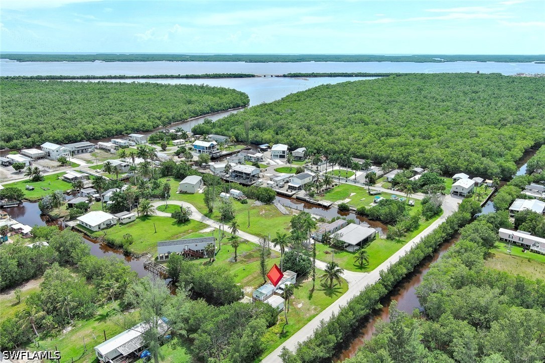 Waterfront Home for Sale in Plantation Island, photo 15