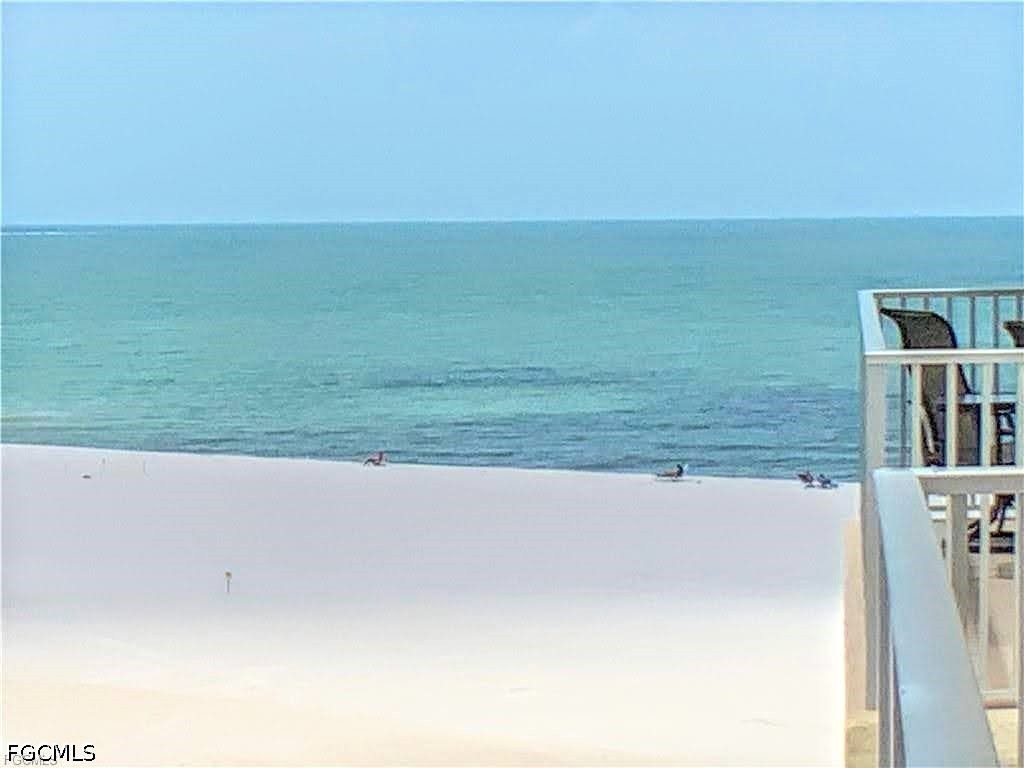 1 Bed Waterfront Home for Sale in Fort Myers Beach, photo 15